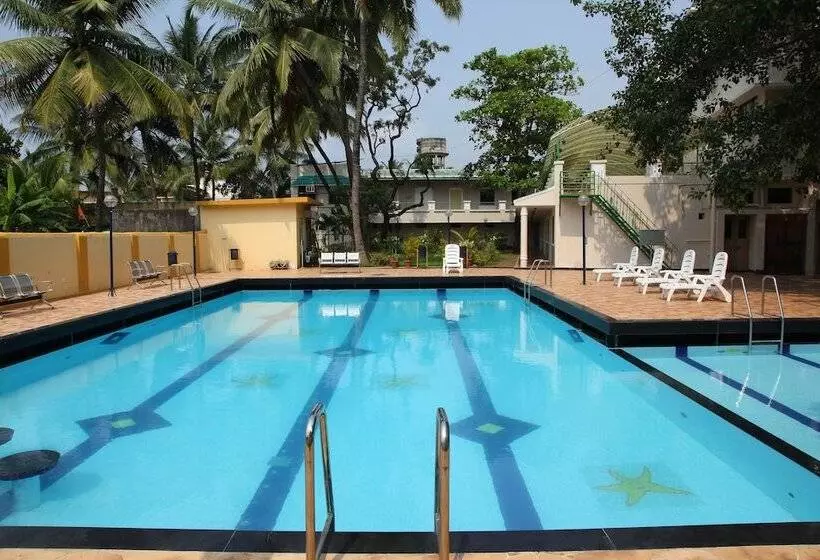 ホテル Ravikiran Alibaug