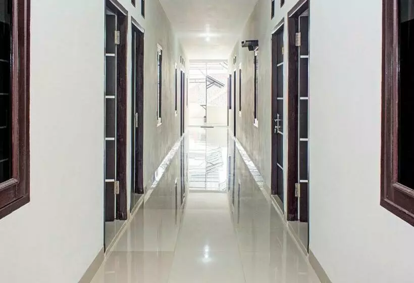 هتل Reddoorz Syariah Near Stasiun Cianjur