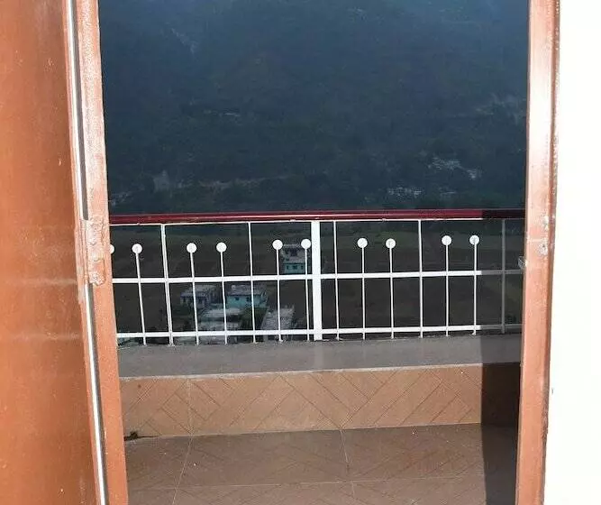 هتل Wooden Umbrella