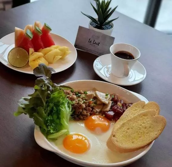 Le Lert Hotel Ratchaburi