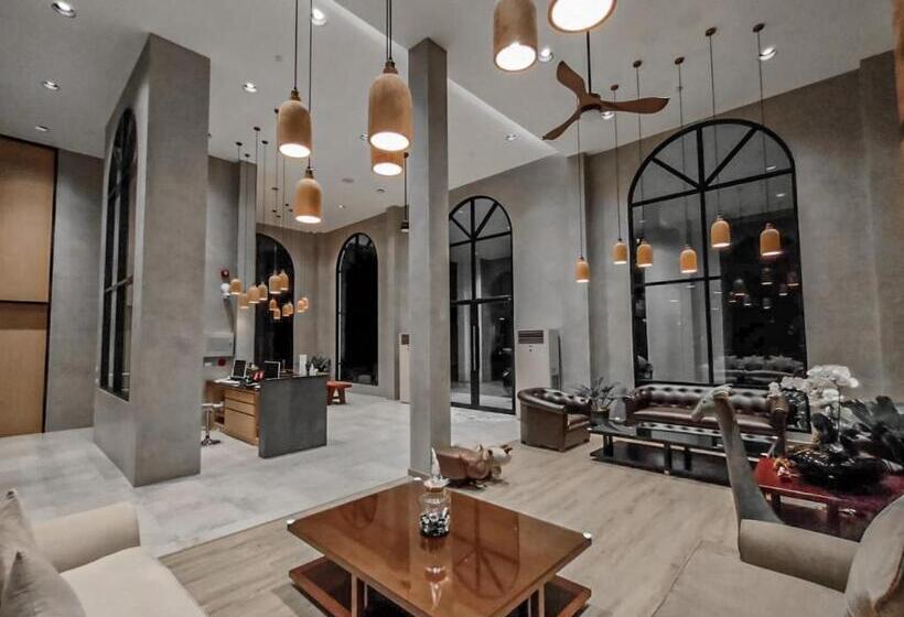 Le Lert Hotel Ratchaburi