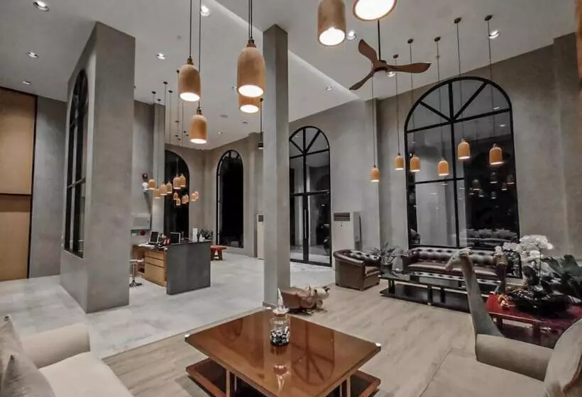 Le Lert Hotel Ratchaburi
