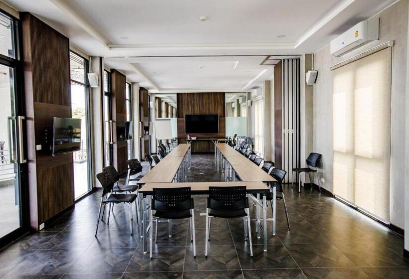 Le Lert Hotel Ratchaburi