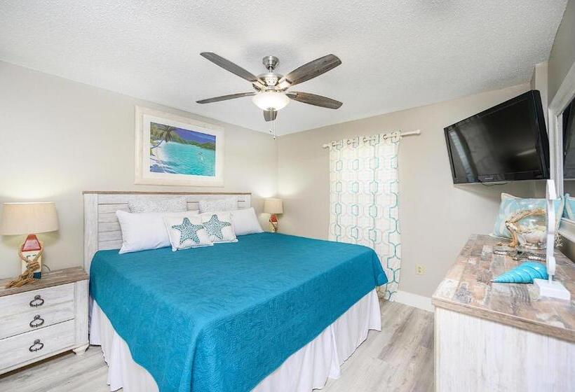 Pelican Beach Resort 2006