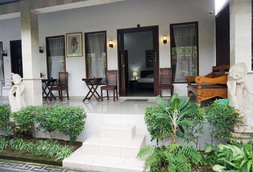 פנסיון Ary's Guest House