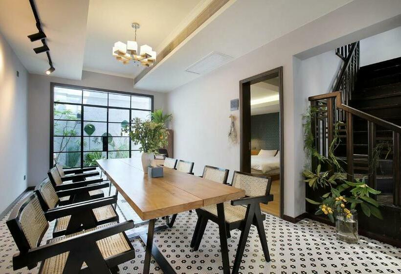 Pansiyon Shanghai Downtown Hills Boutique Guesthouse Near Metro Line 7, Exit 3, Changping Road