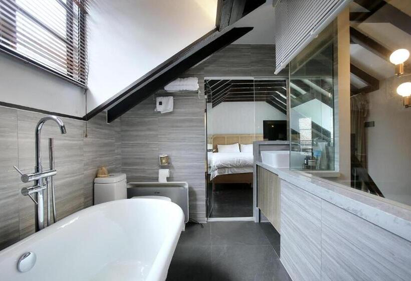 Pansiyon Shanghai Downtown Hills Boutique Guesthouse Near Metro Line 7, Exit 3, Changping Road