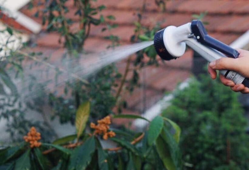 Pansiyon Shanghai Downtown Hills Boutique Guesthouse Near Metro Line 7, Exit 3, Changping Road