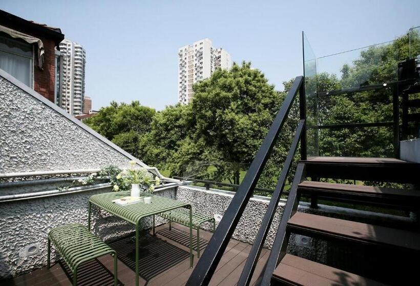 Pansiyon Shanghai Downtown Hills Boutique Guesthouse Near Metro Line 7, Exit 3, Changping Road