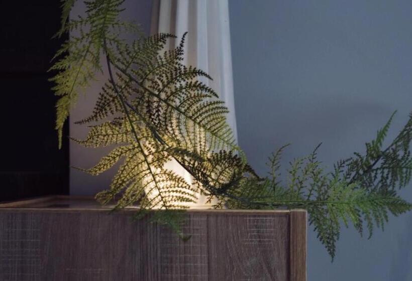 Pansiyon Shanghai Downtown Hills Boutique Guesthouse Near Metro Line 7, Exit 3, Changping Road