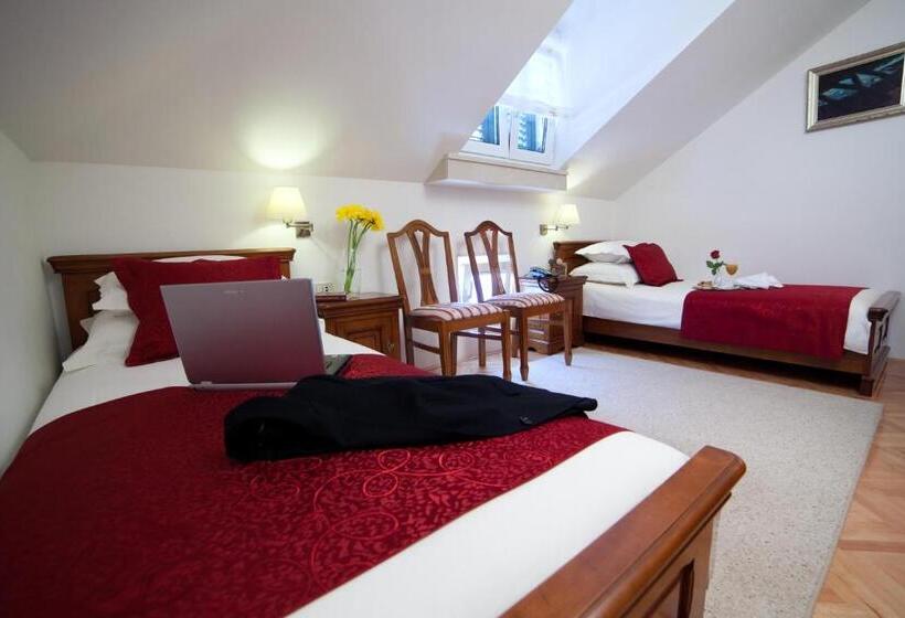 ペンション Rooms With A Swimming Pool Tisno, Murter   3219