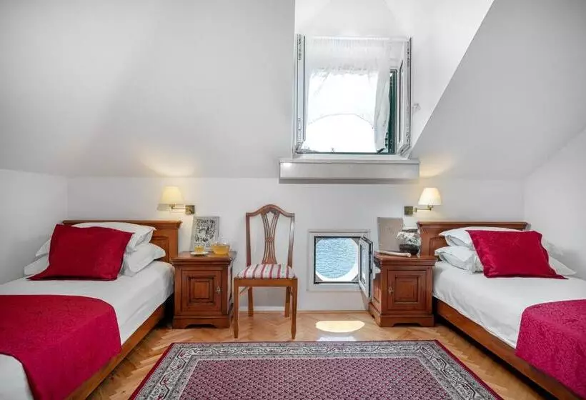 Majatalo Rooms With A Swimming Pool Tisno, Murter   3219