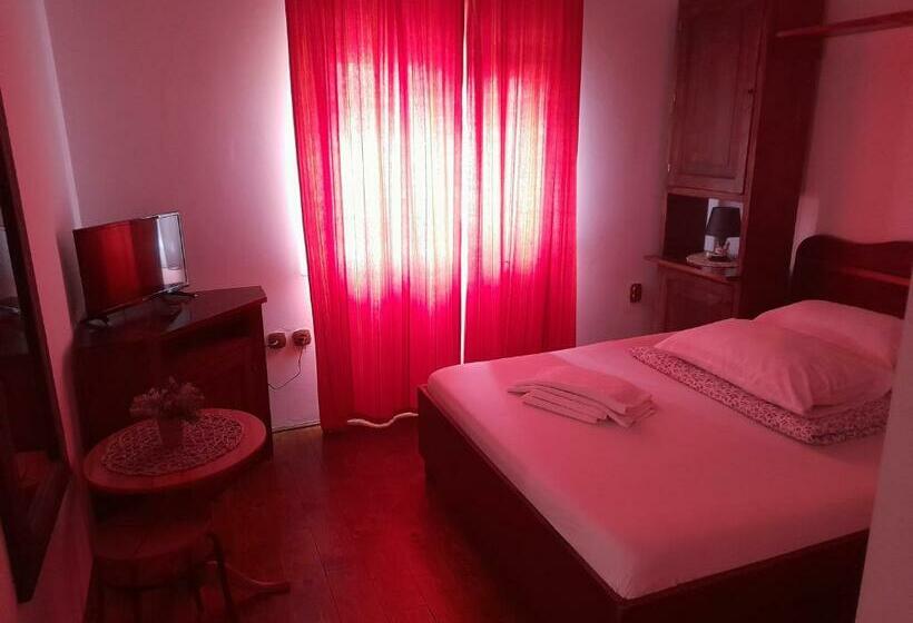 Pensiunea Trei Ponei