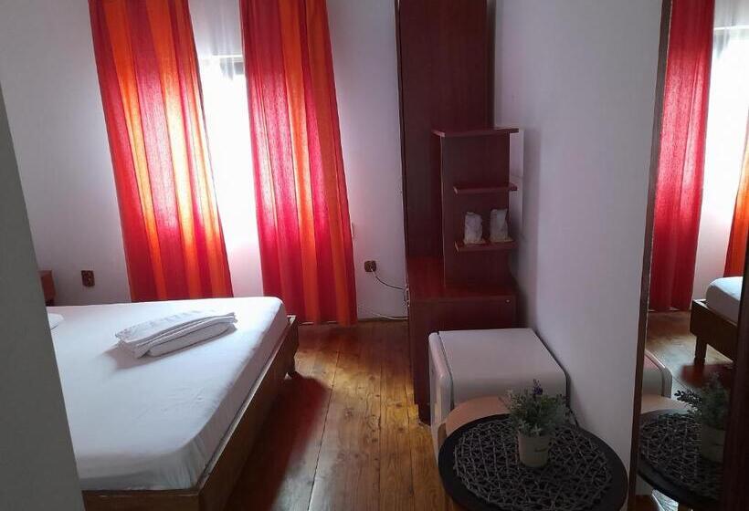 Pensiunea Trei Ponei