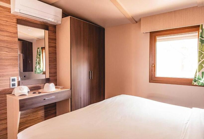 אתר נופש Kon Tiki