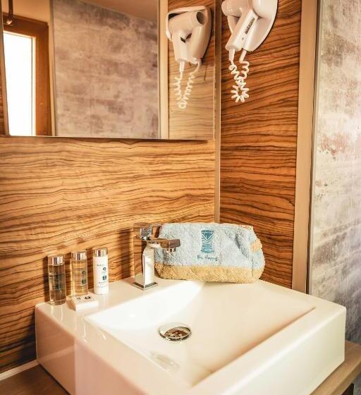 אתר נופש Kon Tiki