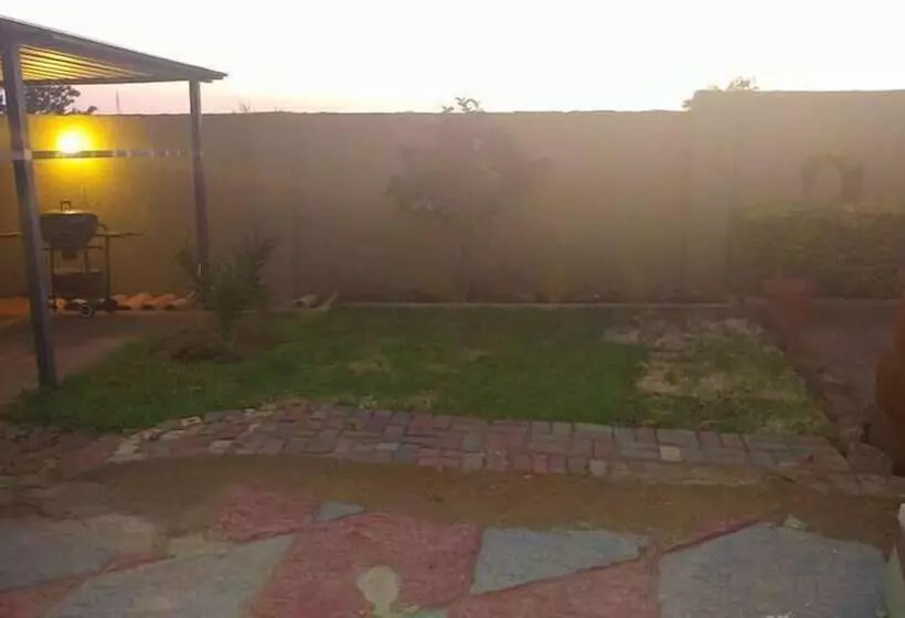 Aamiaismajoitus (B&B) Sharons Guesthouse