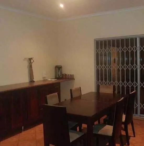 Aamiaismajoitus (B&B) Sharons Guesthouse