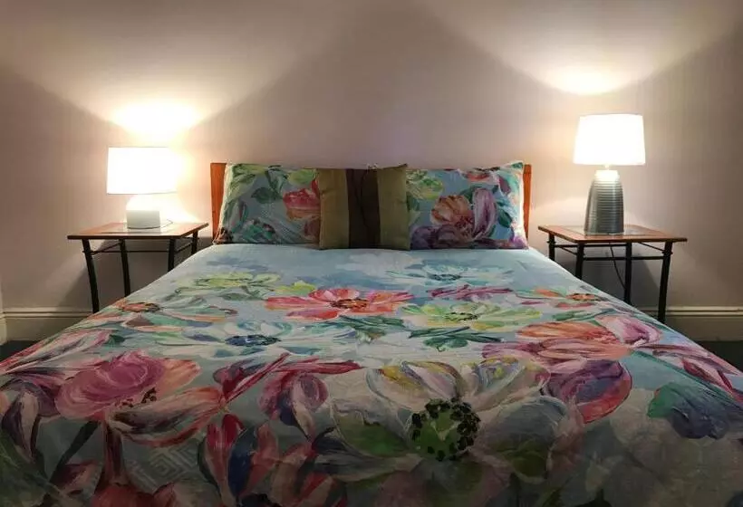 Retkeilymaja Flying Fox Backpackers