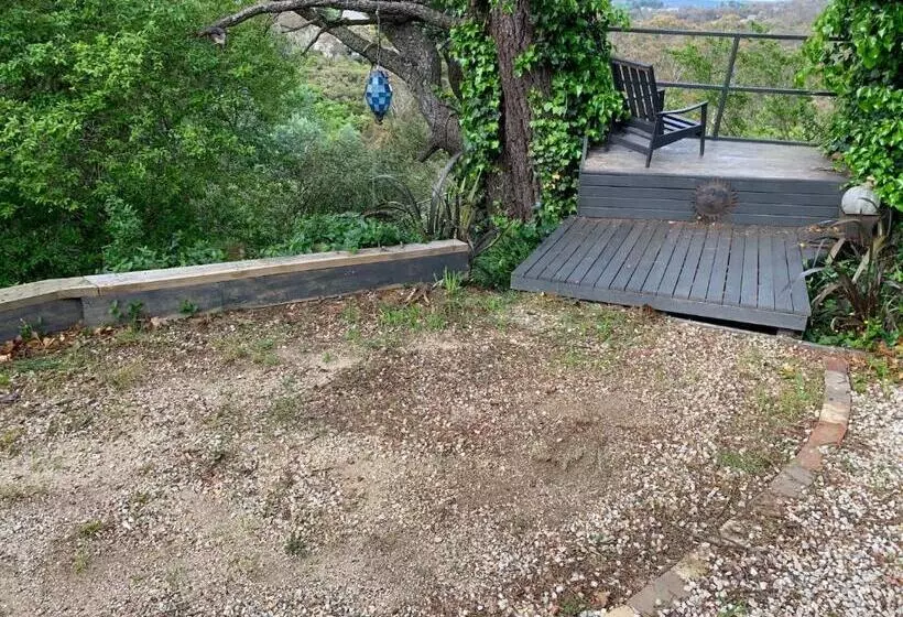 Retkeilymaja Flying Fox Backpackers