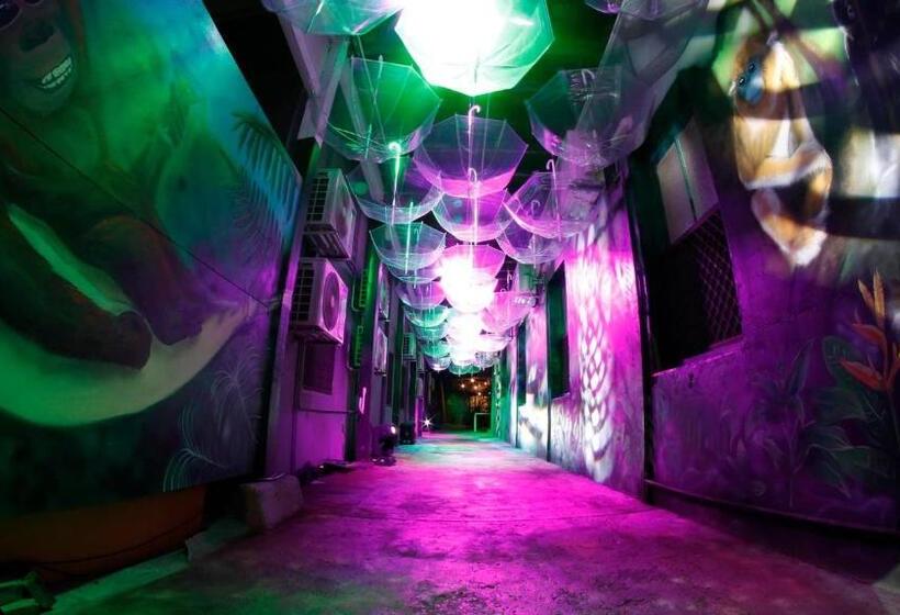 Albergue Mad Monkey Central