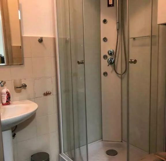 تختخواب و صبحانه Room In Bb   B B Oasis Passion Fair   Double Room