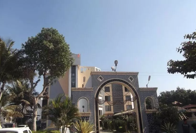 Hotelli Nikhil Garden