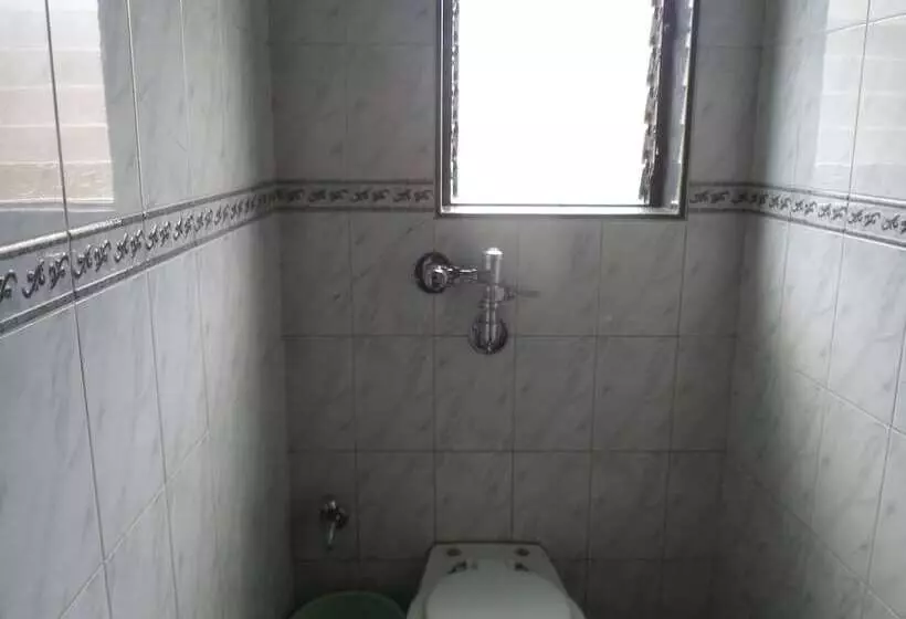 Hotelli Nikhil Garden