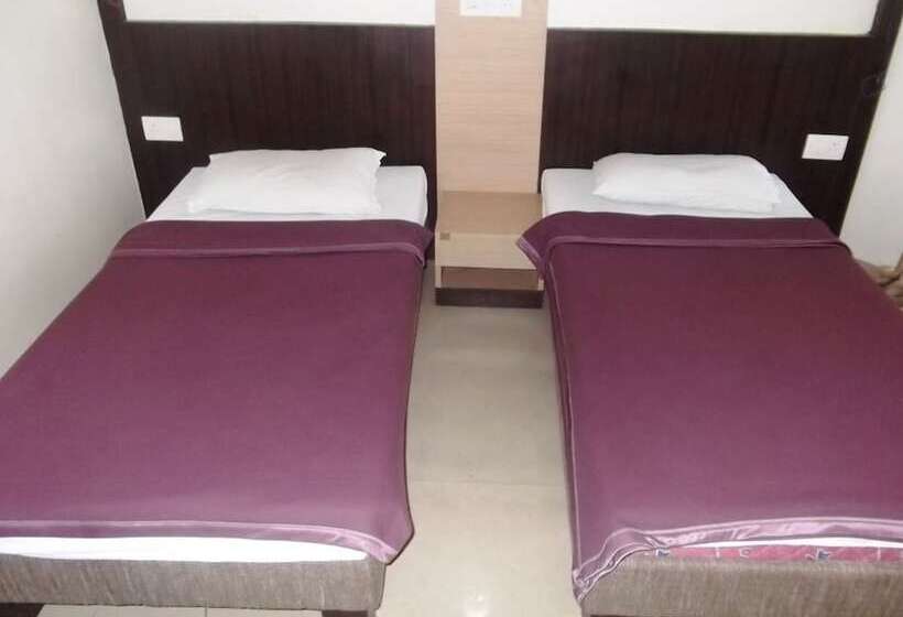 호텔 Nikhil Garden