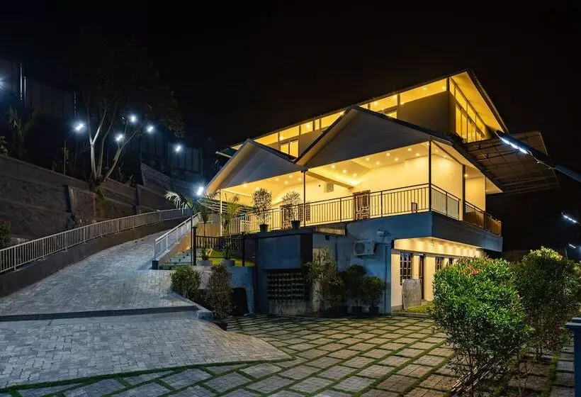 Hotelli Star Emirates Luxury Resort And Spa, Munnar