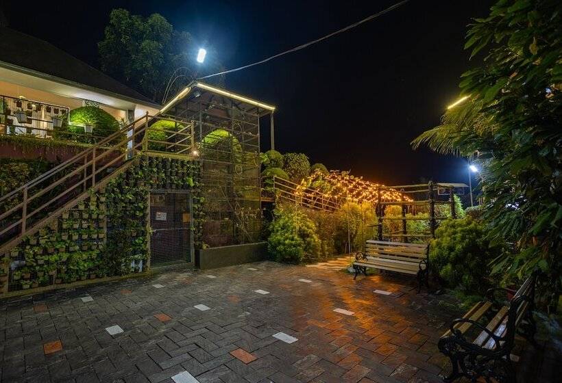 בית מלון כפרי Star Emirates Luxury Resort And Spa, Munnar