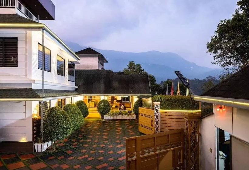 Hotelli Star Emirates Luxury Resort And Spa, Munnar