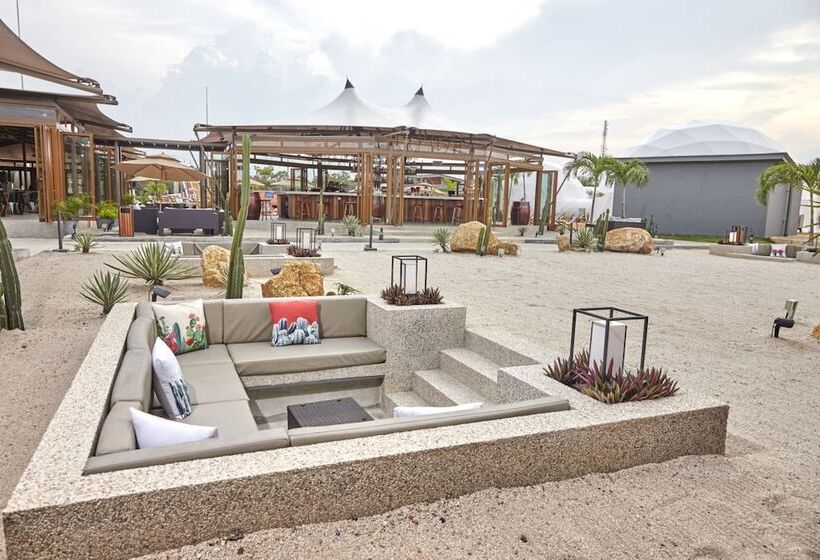 בית מלון כפרי The Anmon Resort Bintan