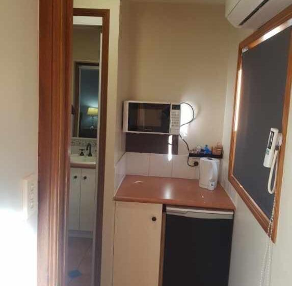 모텔 Asters On James Motor Inn