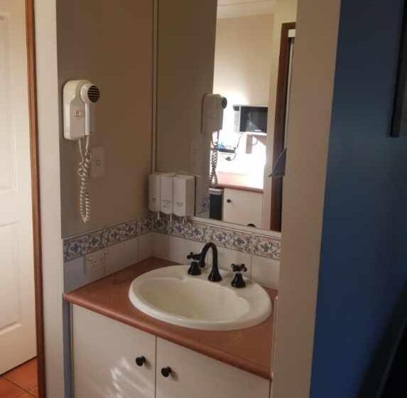 모텔 Asters On James Motor Inn