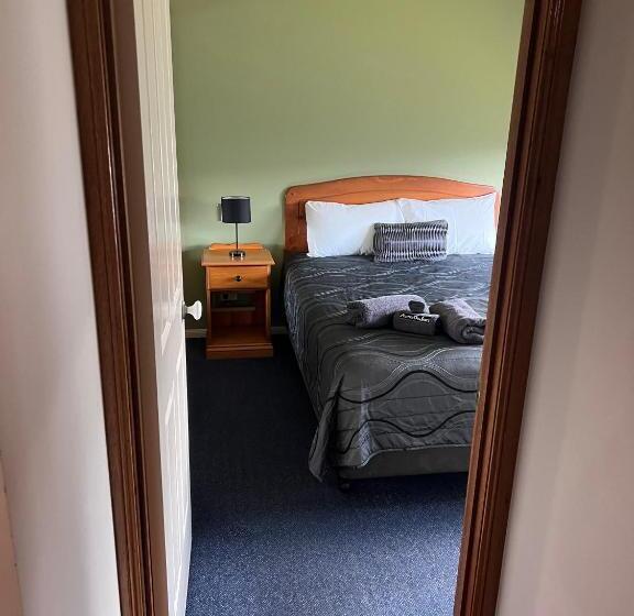 모텔 Asters On James Motor Inn