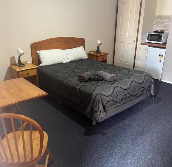 모텔 Asters On James Motor Inn