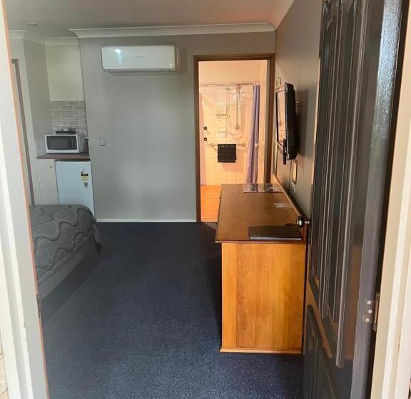 모텔 Asters On James Motor Inn