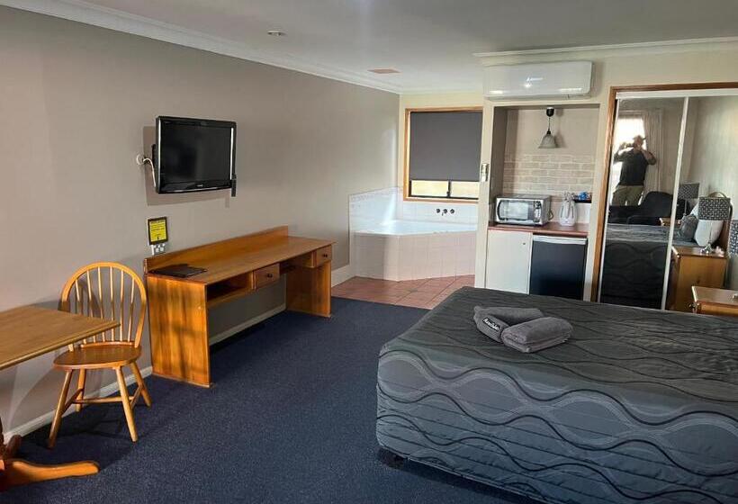 모텔 Asters On James Motor Inn