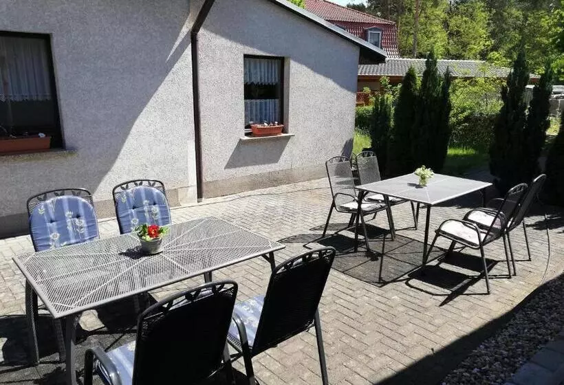 ペンション Am Waldrand Spreewald