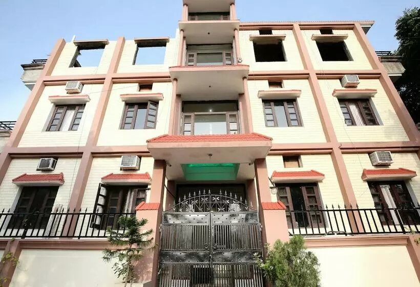 ペンション Satyam Home Stay By Oyo Rooms