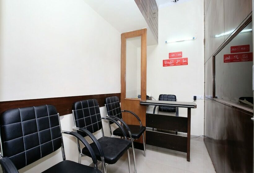 بنسيون Satyam Home Stay By Oyo Rooms