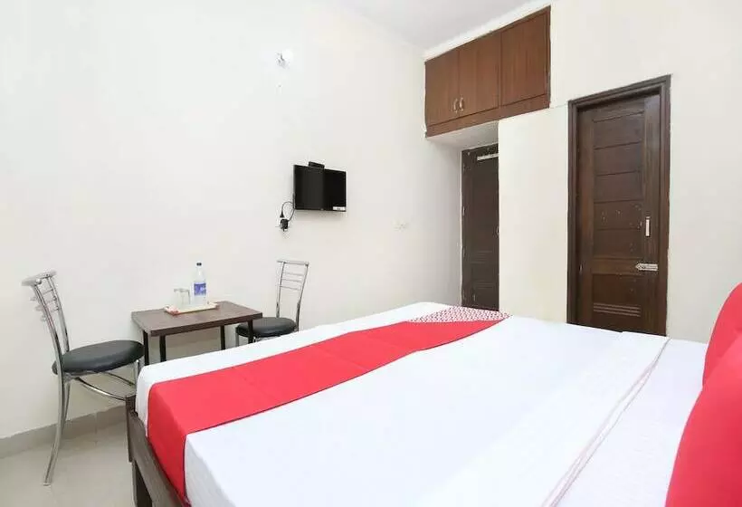 ペンション Satyam Home Stay By Oyo Rooms
