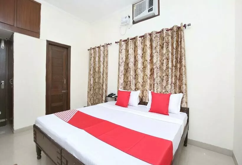 ペンション Satyam Home Stay By Oyo Rooms