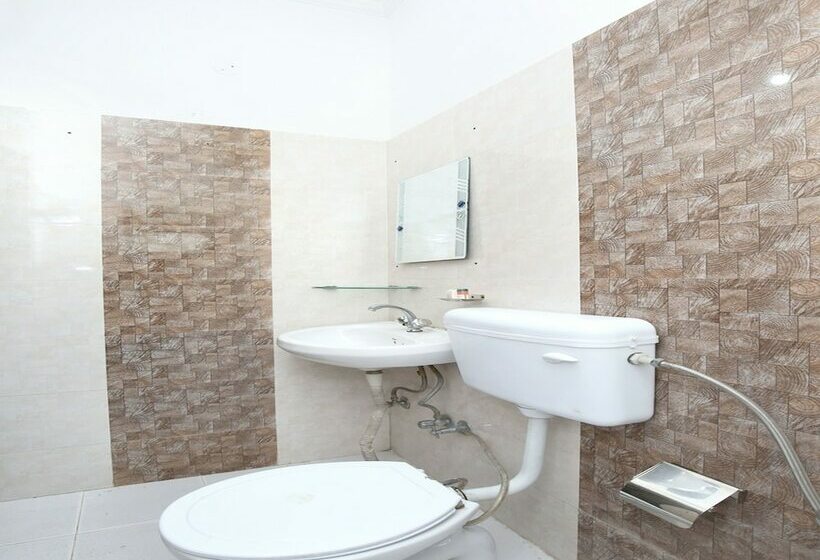 بنسيون Satyam Home Stay By Oyo Rooms