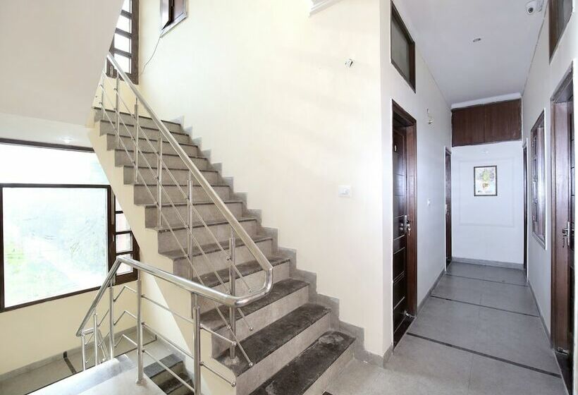 بنسيون Satyam Home Stay By Oyo Rooms