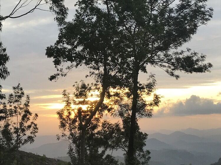 ペンション The Fortress Balumgala