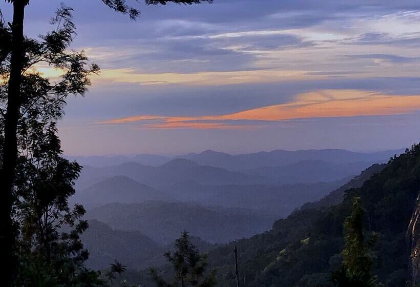 ペンション The Fortress Balumgala