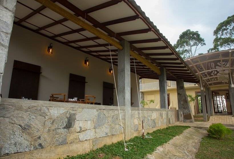 ペンション The Fortress Balumgala