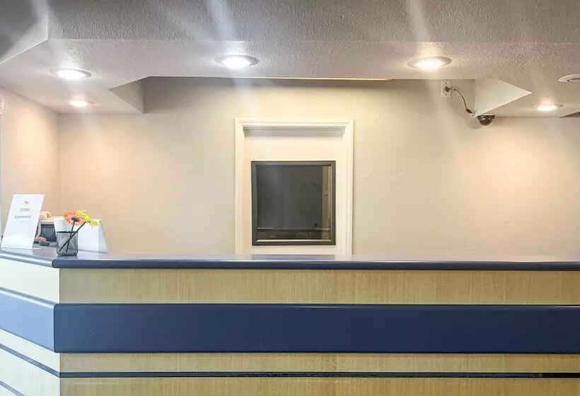 Boarders Inn & Suites By Cobblestone Hotels   Brush